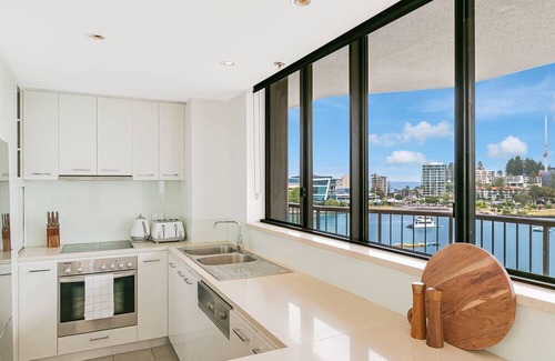 Tweed Heads Apartamento | Seascape Apartments Unit 802 Central Tweed Heads with abundant water views, Wi-Fi Included