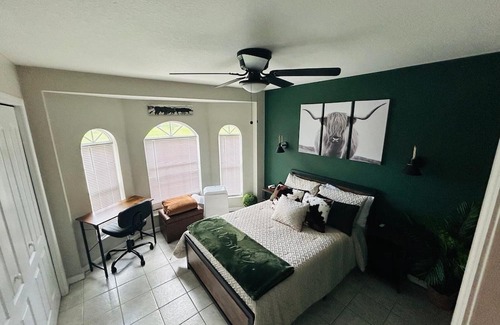 Wesley Chapel South Casa | Cozy Guest House in Zephyrhills/Wesley Chapel!