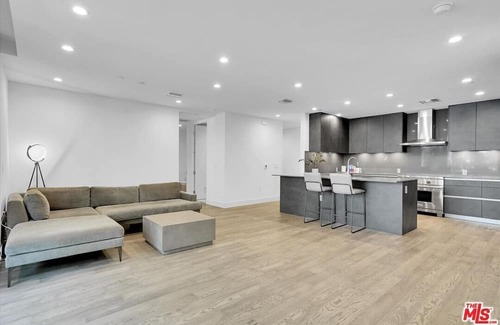 Beverly Grove Condominio | Quiet Luxurious 2-bed/2Bath in the heart of West Hollywood