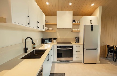 Ucluelet Cabina | NEW Calmwater 1: New Built Waterfront Cabin in Ucluelet