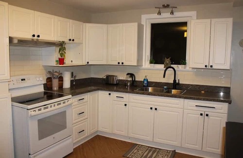 Port Colborne Casa | Cozy semi detached home in Port Colborne, Niagara's best kept secret