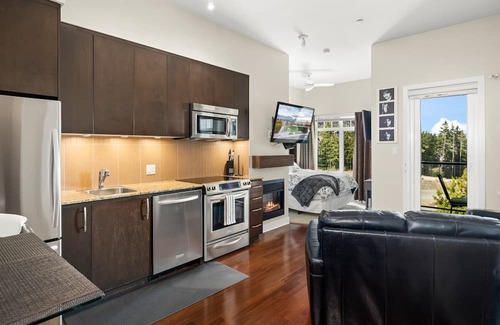 Bear Mountain Resort Condominio | Bear Mountain 1bed Condo, Parking, Mountain View!