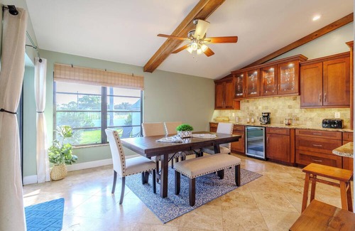 Lochmoor Waterway Estates Casa | Cozy & Boutique! Heated Pool, Games and more! Perfect Family Friendly Escape!