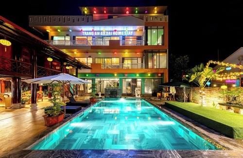 Ninh Binh Casa | Trang An Ao Dai Homestay - Family room with field view and private bathroom