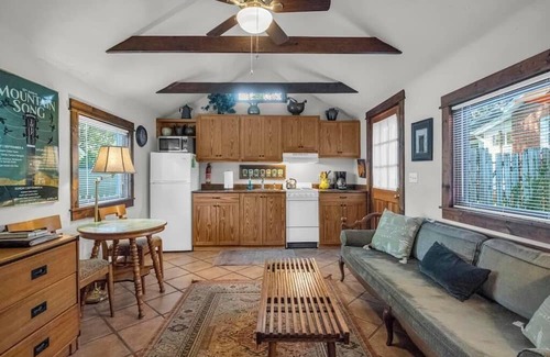 Brevard Cabaña | Charming Cottage for Two on Main