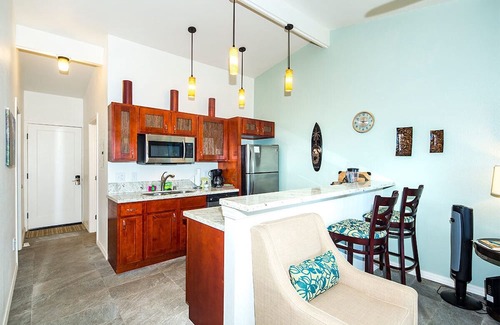 Wailua Condominio | Pacific+Pool+Palms! Luxe w/Chic Kitchen, Lanai, Den, WiFi–Kauai Kailani K303