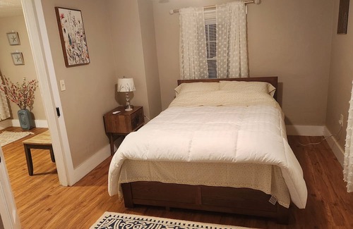Quicksburg Otro | Serenity Farmhouse - 2 Bedrooms, 1.38 Acres, Near Vineyards & Caverns