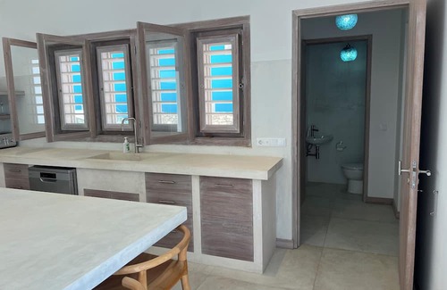 Kralendijk Casa | Brand New, Private Oceanfront Villa with Breathtaking Diving in Your Backyard