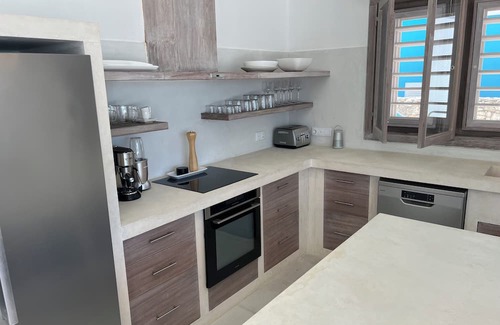 Kralendijk Casa | Brand New, Private Oceanfront Villa with Breathtaking Diving in Your Backyard