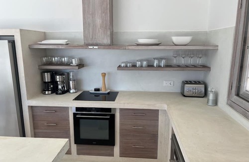 Kralendijk Casa | Brand New, Private Oceanfront Villa with Breathtaking Diving in Your Backyard