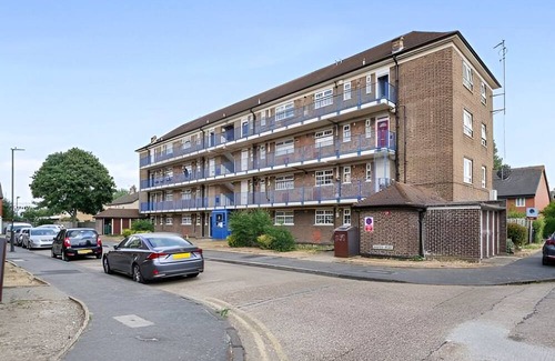 Pollards Hill Apartamento | Stylish 2-Bedroom Flat for Relaxation & Comfort