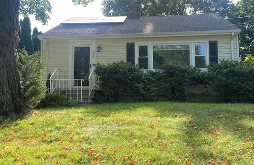 Fairfield Casa | Charming 3-bedroom ranch with central air in Fairfield