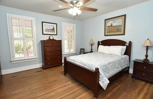 Moncks Corner Otro | Farmhouse Room