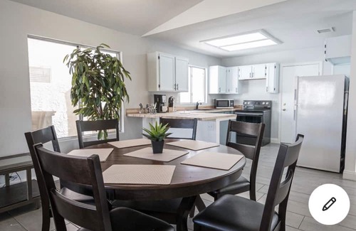 Green Valley Alquiler De Eote | Great house 1 floor Unique location near strip 8 minutes Nice neigborhood