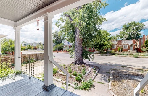Baker Casa | Spooky 4-king bed house in Denver with AC & WiFi