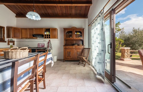 Sant'Antioco Apartamento | Apartment 'Ambra One' with Mountain View, Private Garden & Terrace