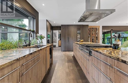 Pelham Casa | Book before dates are gone - Niagara's # 1 VR Home