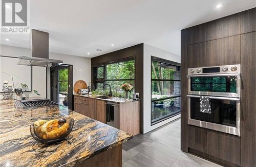 Pelham Casa | Book before dates are gone - Niagara's # 1 VR Home