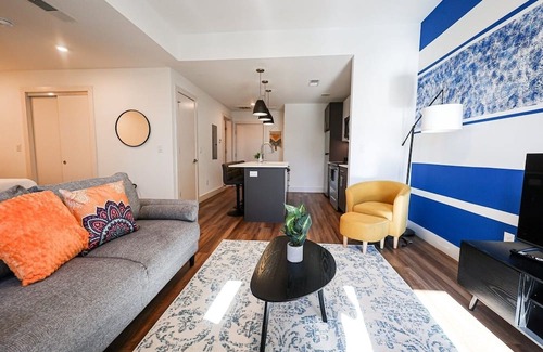 Brewerytown Apartamento | Imagine a stylish escape in Glenwood, the epitome of urban luxury