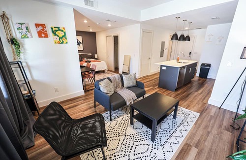Brewerytown Apartamento | Imagine a stylish escape in Glenwood, the epitome of urban luxury