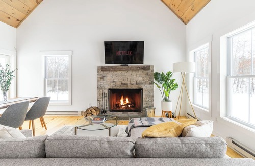 Narrowsburg Casa | Located in Narrowsburg, fenced in yard sleeps 4 & dog friendly!