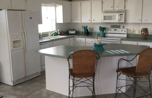 New Smyrna Beach Casa | Charming 2-bedroom house in amazing New Smyrna Beach with AC, WiFi