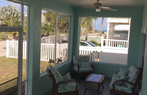 New Smyrna Beach Casa | Charming 2-bedroom house in amazing New Smyrna Beach with AC, WiFi