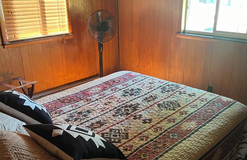 Northeast Michigan Chalet De Esquí | Cozy chalet in marvelous Harrietta with WiFi. On Orv and Snowmobile trails.