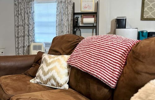 Hattiesburg Casa | Spacious luxury 1 BR Getaway Near USM, Midtown