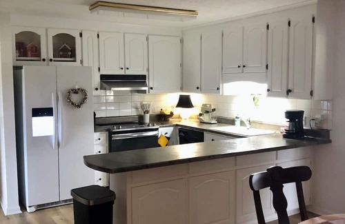 Slocomb Casa | Beautiful large country 3 bedroom home with acreage and ponds.