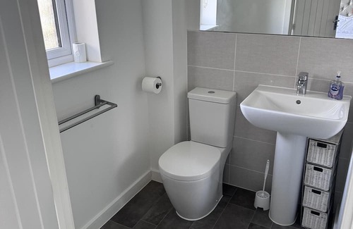 Llanedy Casa | Tranquil Retreat in Swansea Countryside