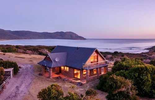 South Bruny Casa | Cloudy Bay Villa ~ some of the best sea views in Tasmania!