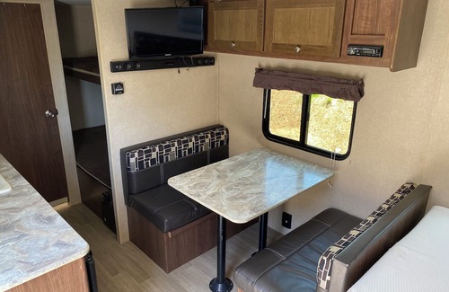 Fortson Alquiler De RV | Lake Harding Lakeside Retreat campground with WiFi, AC in charming Salem Al.