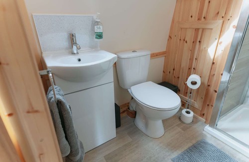 Weston Cabina | Cosy Rural Cabin With Hot Tub