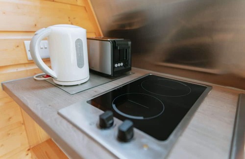 Weston Cabina | Cosy Glamping Cabin With Wood Fired Hot Tub