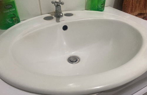 New Kingston Apartamento | In the Heart of the City Charming 1-bedroom apartment in Kingston with AC, WiFi