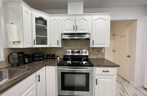 East Newton North Casa | Private Resort Like Living in Metro Vancouver. Free Parkings.