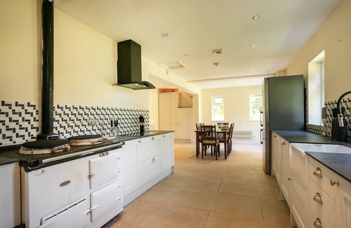 Whitney-on-Wye Casa | Woodcote House Farm - a serviced house that sleeps 6 guests in 3 bedrooms