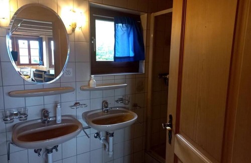 Eriz Apartamento | Holiday house Eriz for 3 - 6 persons with 2 bedrooms - Holiday house
