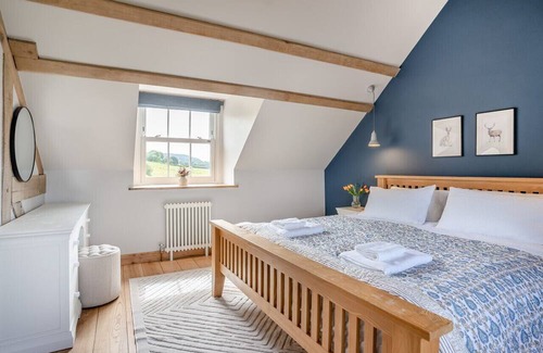Monmouth Casa | The Cart Shed - Three Bedroom House, Sleeps 5