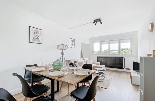 Contrexeville Apartamento | Appartement Charmant Avec Balcon Proche des Thermes