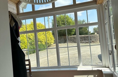 Hook Head Casa | Gorgeous renovated farmhouse with sweeping views of lush farmland!