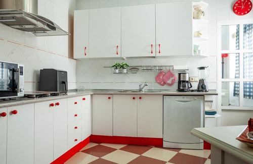 Isla Cristina Apartamento | Enjoy a wonderful holiday by the sea in this holiday apartment.