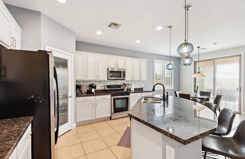 Canyon Trails Casa | NEW LISTING! Family-Friendly Oasis in Goodyear by RedAwning