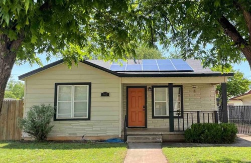 Sayles Blvd. Area Casa | 3-bedroom house in fantastic Abilene with AC, WiFi, and a fenced yard! Enjoy