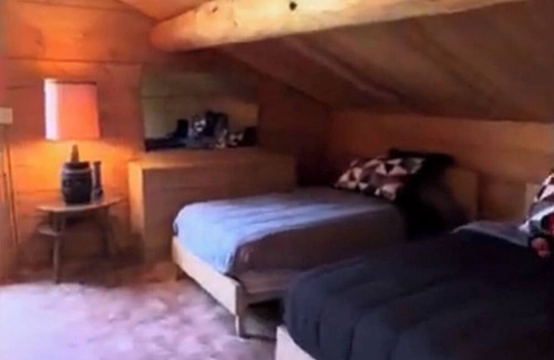 Pitkin Cabina | Charming 2-Bedroom Cabin for 6 with Full Amenities, WiFi, and Spacious Porches