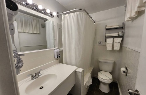 Lake George Casa | Charming 1-bedroom hotel with AC and WiFi in wonderful Lake George