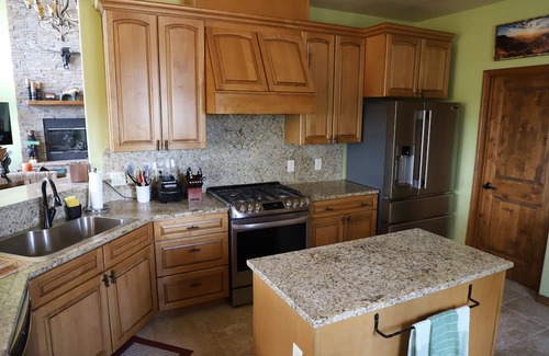 Show Low Casa | New Listing! Luxury cliff-side retreat. Isolated & Serene with EPIC views.