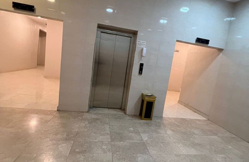 Al Harra Al-Sharqiah Apartamento | 4-bedroom apartment in delightful Madinah with AC, WiFi. Enjoy your stay