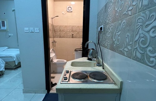 Al Harra Al-Sharqiah Apartamento | 4-bedroom apartment in delightful Madinah with AC, WiFi. Enjoy your stay